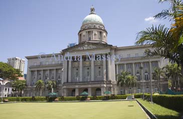 SINGAPORE ASIA May Looking across the bowling green towards the City Hall sited in front of the Padang District was built between 1926 and 1929 when it was known as the Municipal Building